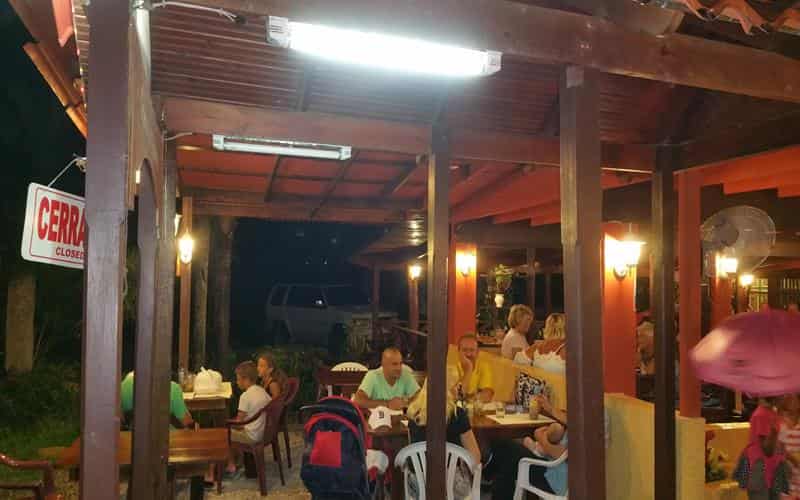 Vendesi ristorante pizzeria fronte mare a Las Terrenas Repubblica Dominicana