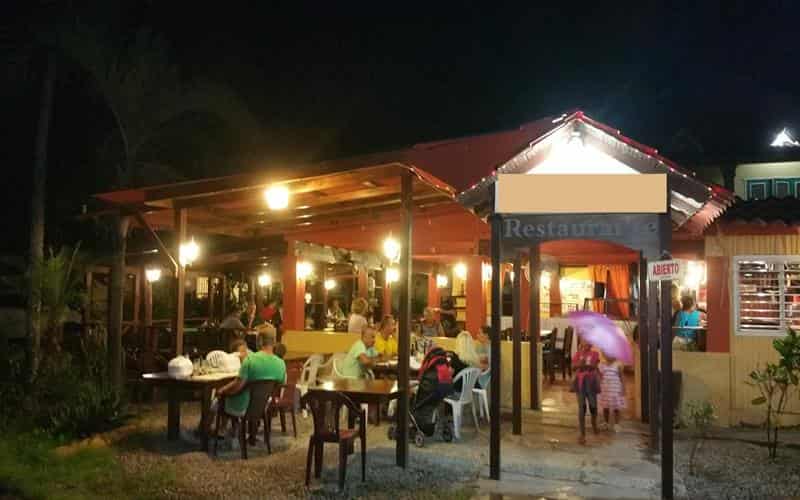 Vendesi ristorante pizzeria fronte mare a Las Terrenas Repubblica Dominicana